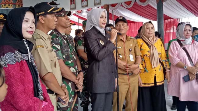 Bupati Jember dr Faida bersama Forkopimda memonitoring Pilkades serentak tahap ketiga. (gik)