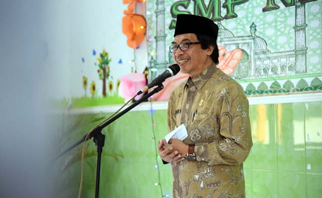 Wakil bupati Jember Drs Muqit Arief menghadiri undangan Halal-Bihalal SMPN 1 Silo. (gik)