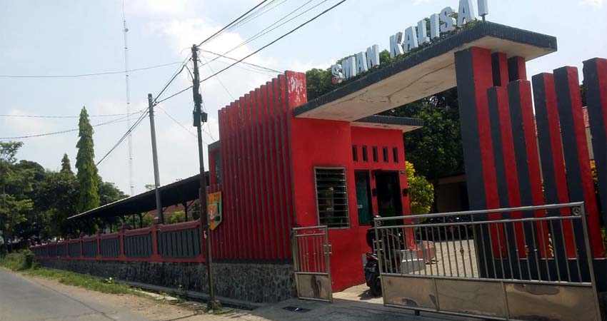 Gedung sekolah SMA Negeri Kalisat. (gik)