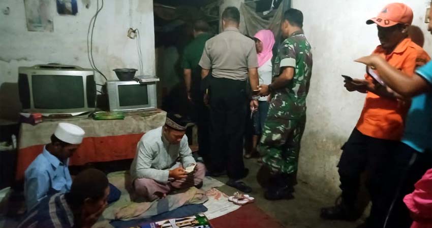 Bencana alam angin puting beliung menewaskan seorang warga di Desa / Kecamatan Ledokombo, Kabupaten Jember. (Kj1)