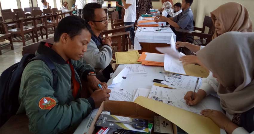 Proses pendaftaran PPS di KPU Jember. (ist)