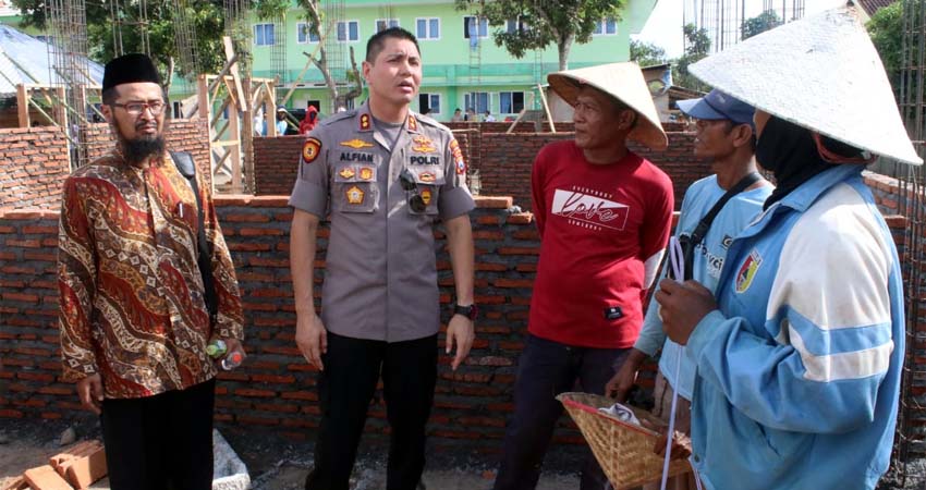 Kapolres Jember bersama pihak terkait kunjungi STDI Imam Syafi’i. (ist)