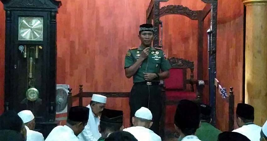 Dandim 0824 Gelar Safari Tahajud di Masjid Darussalam Semboro