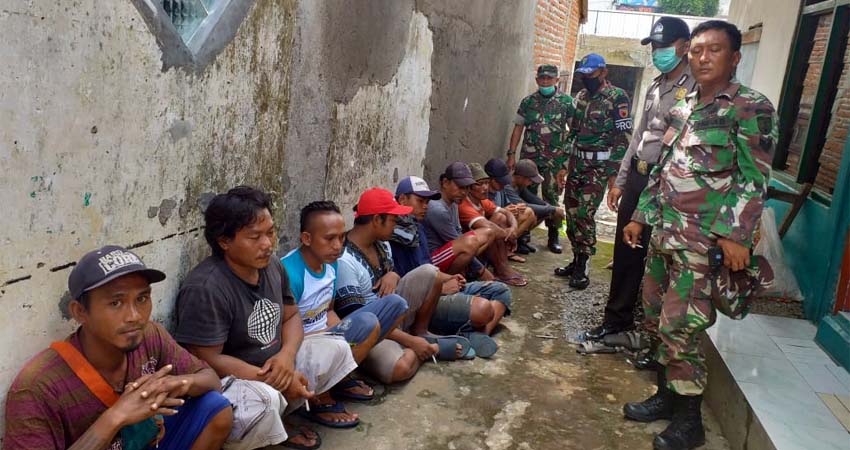 Sebanyak 9 orang pencuri besi di bangunan robohnya pertokoan Jompo. (ist)