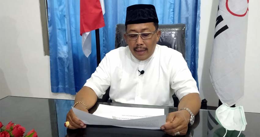 Ketua PMI Jember HAE Zaenal Marzuki SH di kantornya. (yud)