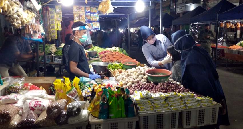 Bupati Jember Tinjau Transisi New Normal Pasar Tradisional