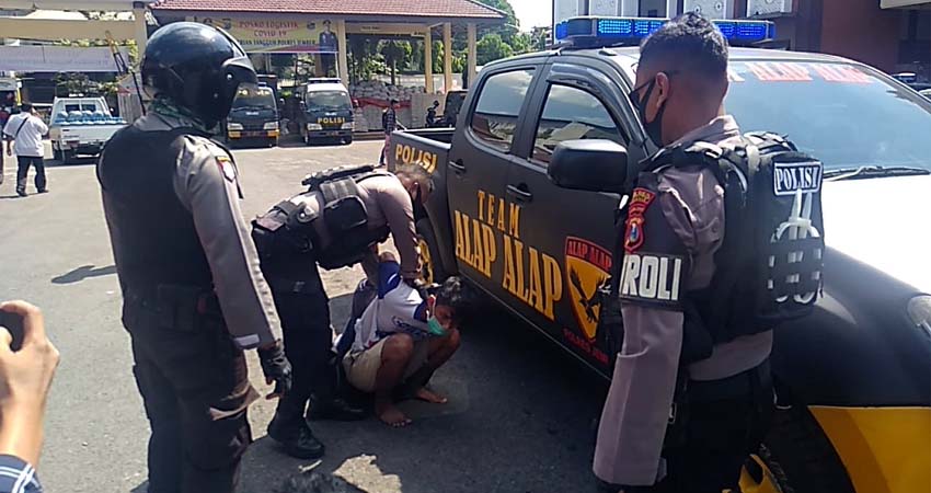 Tim Alap - Alap Polres Jember bekuk Pelaku pembacokan. (Tog)