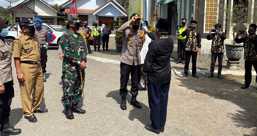 Kapolres Jember Bersama Dandim 0824 Resmikan Ponpes Tangguh Bustanul Ulum