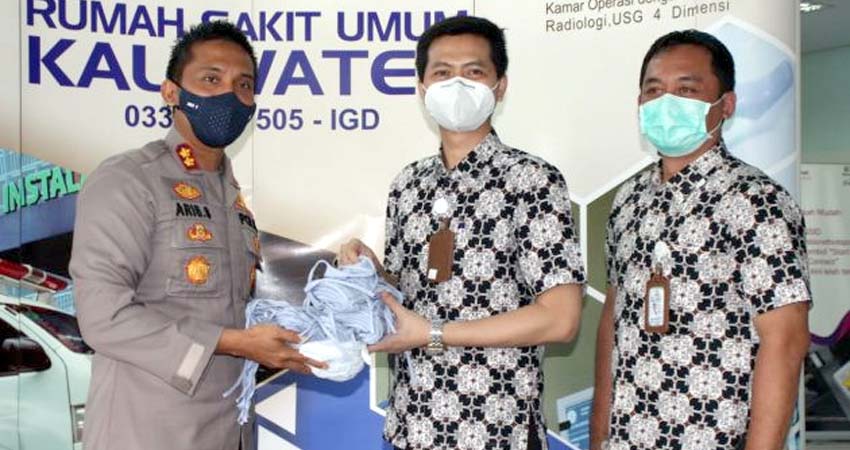 Sambut HUT Ke-74 Bhayangkara, Polres Jember Bakti Sosial