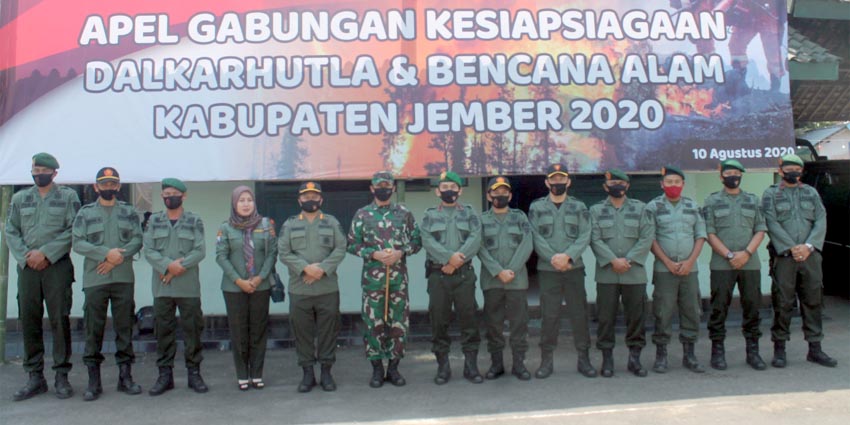 Apel Gabungan kesiapsiagaan Dalkarhutla dan bencana Alam tahun 2020 di Kabupaten Jember di Mako Kodim 0824 Jember, Senin pagi (10/8/2020)