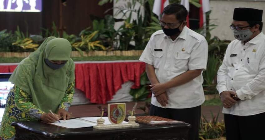 Plt Bupati Jember, Drs. KH. A Muqiet Arief, saat deklarasi Sekolah Ramah Anak (SRA) Taman Kanak-kanak (TK) yang berlangsung di Pendapa Wahyawibawagraha-Jember.