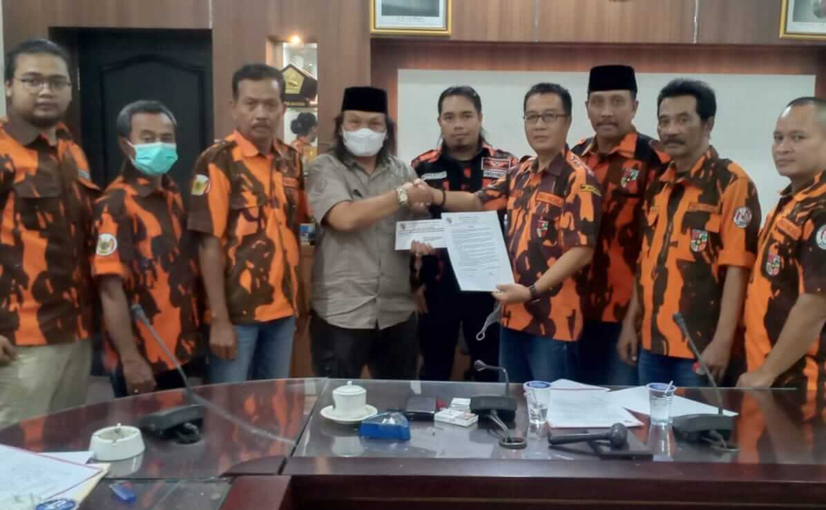 Geram Pernyataan Junimart Girsang, Pemuda Pancasila Jember Gruduk DPRD