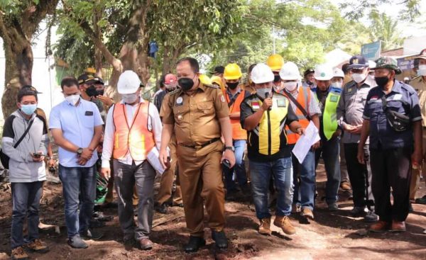 Proyek Perbaikan Jalan 1000 Kilometer di Jember Mulai Dikerjakan Bupati Hendy