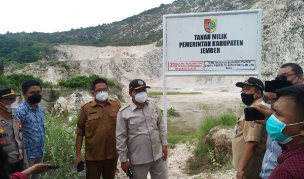 Sidak Tambang Batu Kapur Gunung Sadeng, Sekda Jember dan Komisi B Temukan Banyak Kecurangan