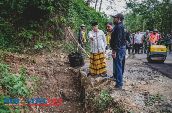 Hari ke Empat Program J-Berbagi, Bupati Hendy Datangi Titik Rawan Longsor di Ujung Timur Kabupaten Jember