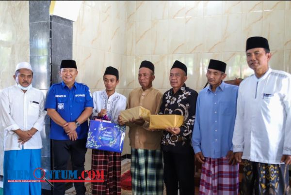 Kunjungi Balung dan Rambipuji, Bupati Jember Beri Bantuan Masjid dan Cek Jembatan