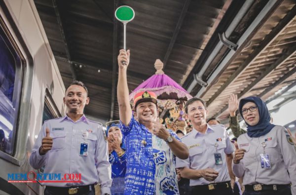 Bupati Hendy bersama Direktur Niaga KAI Tandai Peluncuran Operasi Kereta Api Jalur Jember-Jakarta